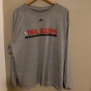 Men’s XL Portland Trailblazer Basketball NBA Adidas Vintage Long sleeve shirt